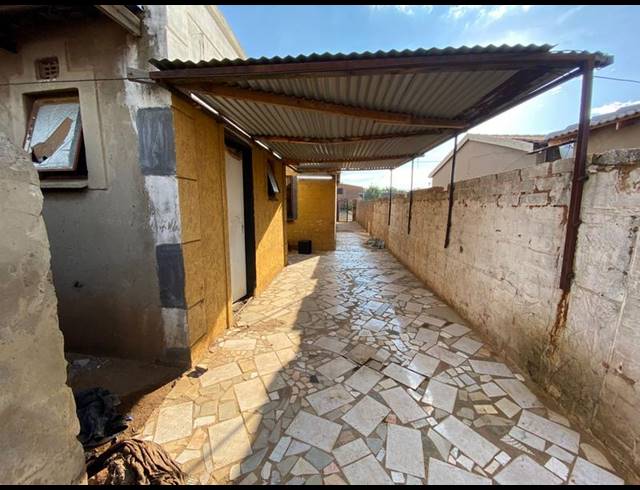 5 BEDROOM HOUSE FOR SALE IN KATLEHONG SOUTH